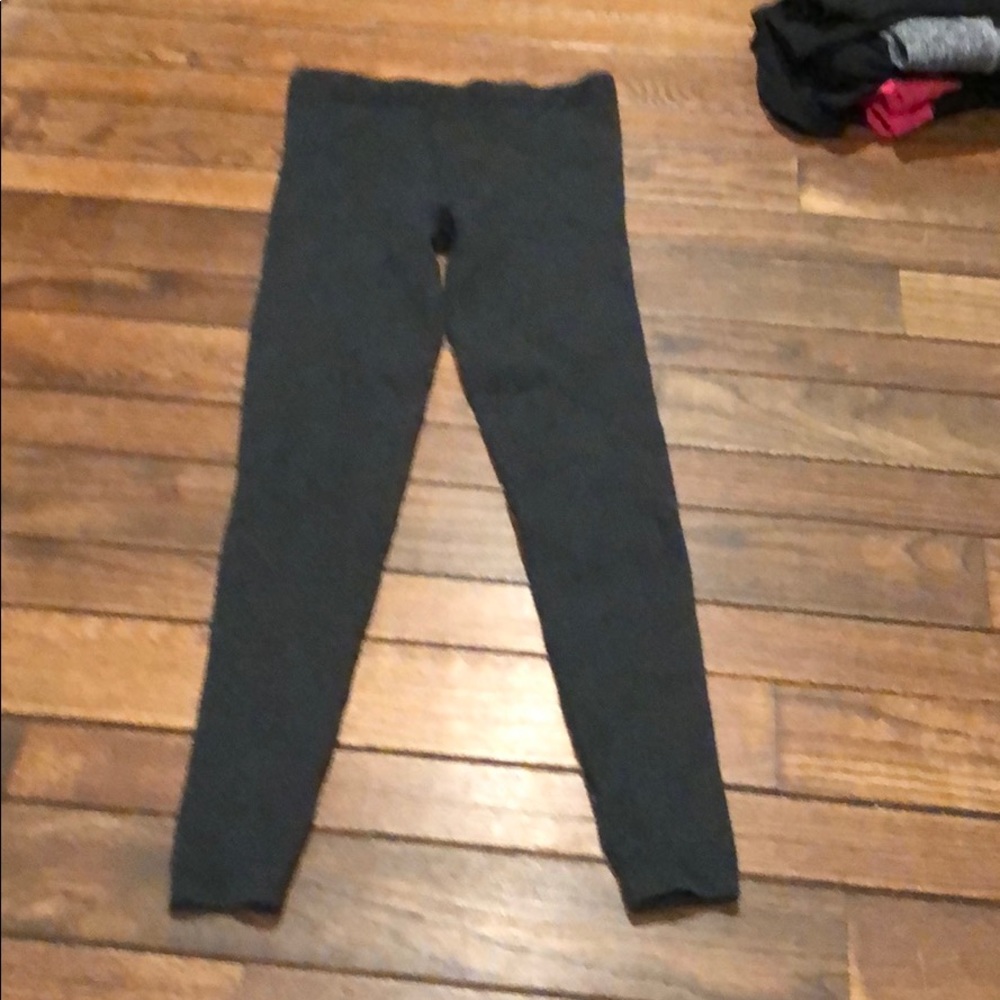 Thickly lines gray leggings